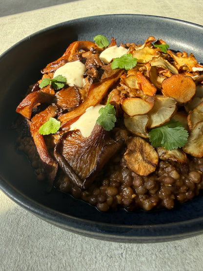 Glazed oyster mushroom with spiced lentils, crispy topinambur, tofu–horseradish cream & fresh coriander